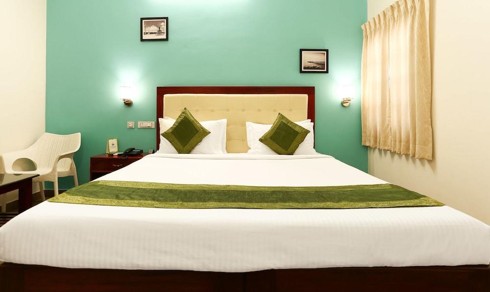 Treebo Grace Inn, 3 Min Walk From Promenade Beach Pondicherry Exteriör bild