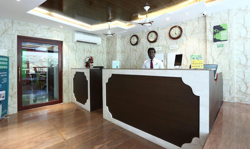 Treebo Grace Inn, 3 Min Walk From Promenade Beach Pondicherry Exteriör bild